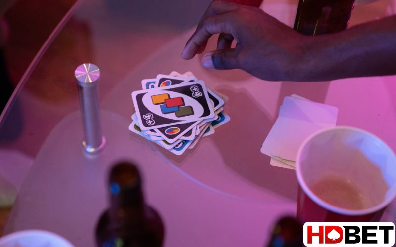 Cách chơi bài Uno cơ bản